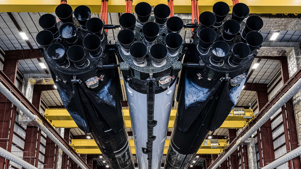 L'avion Spatial Boeing X-37B Sera Bientôt Lancé Par Un Falcon Heavy. Un ...